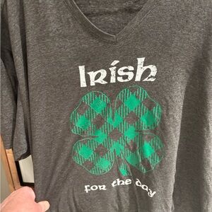 Unisex ‘Irish For The Day’ v-neck short sleeve T-shirt size XXL. Blend. EUC.